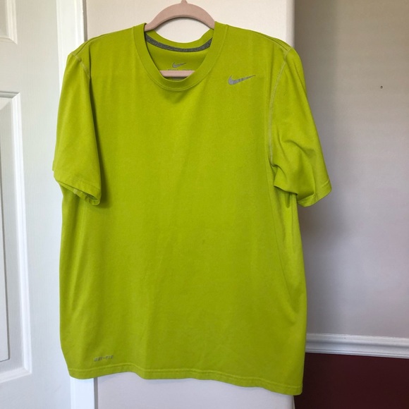 Neon Nike Dri-Fit size medium - Picture 6 of 6